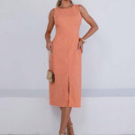 Vestido Midi com Fenda Frontal e Decote Clássico