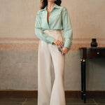 Camisa Feminina Bordada com Pedrarias em Alfaiataria Leve – Altenlune