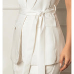 Conjunto Feminino de Alfaiataria com Colete e Cinto